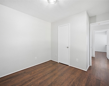 2034 Greenwest Drive - Photo Thumbnail 22