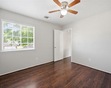 2034 Greenwest Drive - Photo Thumbnail 20