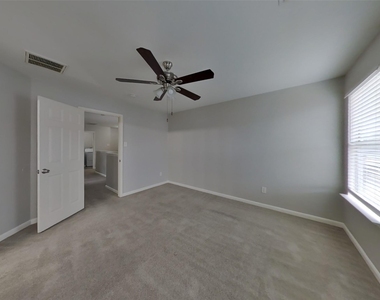 415 Remington Creek Drive - Photo Thumbnail 5