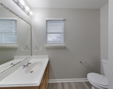 415 Remington Creek Drive - Photo Thumbnail 11
