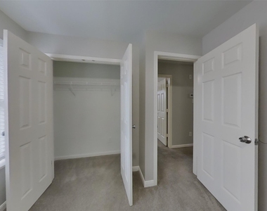 415 Remington Creek Drive - Photo Thumbnail 13
