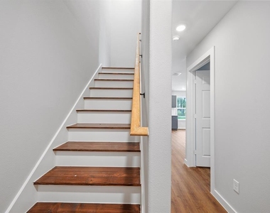 6609 Bacher Street - Photo Thumbnail 9
