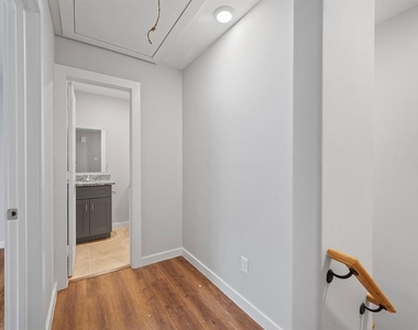 6609 Bacher Street - Photo Thumbnail 10