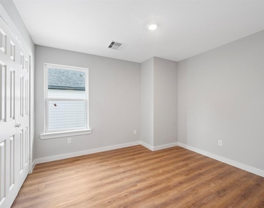 6609 Bacher Street - Photo Thumbnail 12
