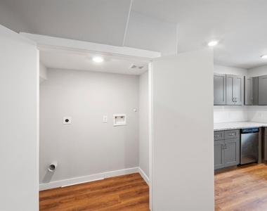 6609 Bacher Street - Photo Thumbnail 6