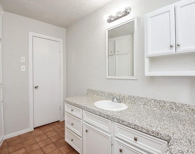 12713 Roy Harris Loop - Photo Thumbnail 13