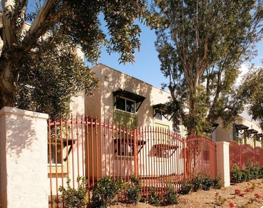 4986 Logan Ave - Photo Thumbnail 3