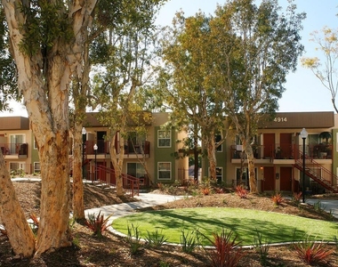 4986 Logan Ave - Photo Thumbnail 4