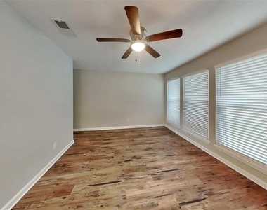 19746 Oakland Valley Drive - Photo Thumbnail 2