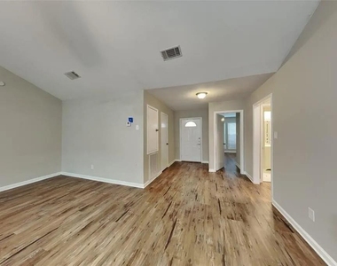 19746 Oakland Valley Drive - Photo Thumbnail 3