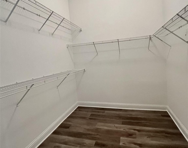 5353 Memorial Drive - Photo Thumbnail 5