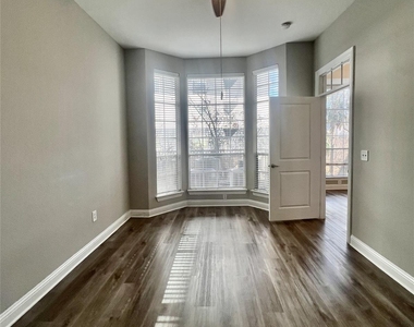 5353 Memorial Drive - Photo Thumbnail 4