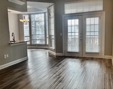 5353 Memorial Drive - Photo Thumbnail 3