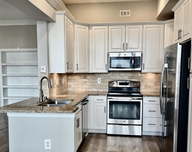 5353 Memorial Drive - Photo Thumbnail 1