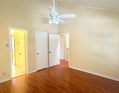 11710 Southlake Drive - Photo Thumbnail 28