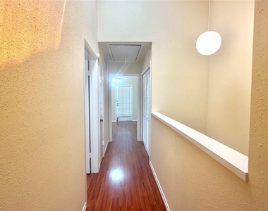 11710 Southlake Drive - Photo Thumbnail 22