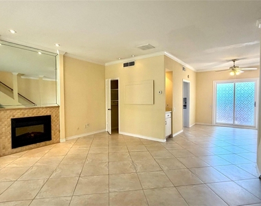 11710 Southlake Drive - Photo Thumbnail 5