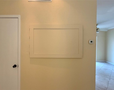 11710 Southlake Drive - Photo Thumbnail 8