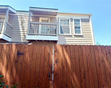 11710 Southlake Drive - Photo Thumbnail 36