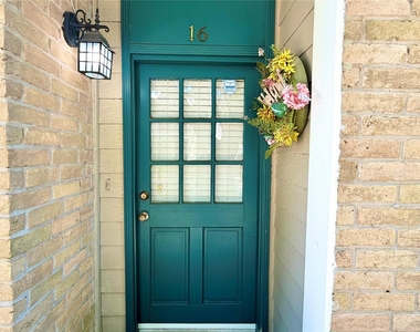 11710 Southlake Drive - Photo Thumbnail 1