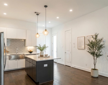 5841 Dolores Street - Photo Thumbnail 3