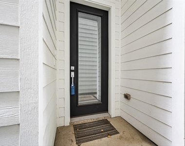 5841 Dolores Street - Photo Thumbnail 2