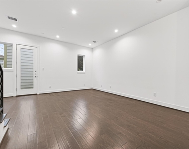 5841 Dolores Street - Photo Thumbnail 8