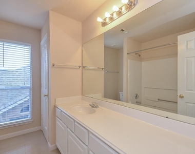 2135 Brinton Oaks Court - Photo Thumbnail 25
