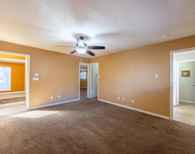 6030 Gallant Forest Drive - Photo Thumbnail 18