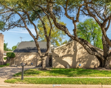 6030 Gallant Forest Drive - Photo Thumbnail 12