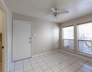 6030 Gallant Forest Drive - Photo Thumbnail 16