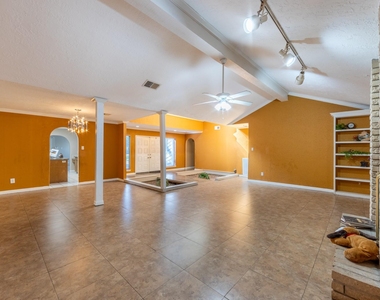 6030 Gallant Forest Drive - Photo Thumbnail 6