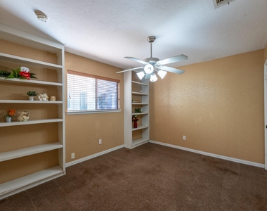 6030 Gallant Forest Drive - Photo Thumbnail 23