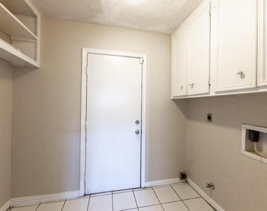 6030 Gallant Forest Drive - Photo Thumbnail 26