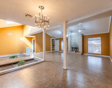 6030 Gallant Forest Drive - Photo Thumbnail 14