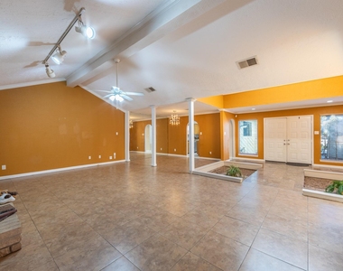 6030 Gallant Forest Drive - Photo Thumbnail 5