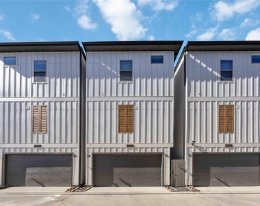 2528 Live Oak Street - Photo Thumbnail 17
