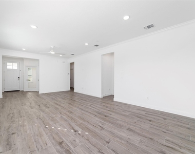 14435 Garden Grove Court - Photo Thumbnail 11