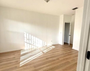4304 Canby Drive - Photo Thumbnail 8