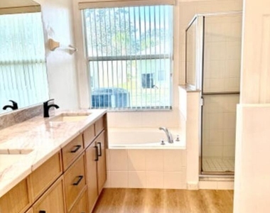 4304 Canby Drive - Photo Thumbnail 7