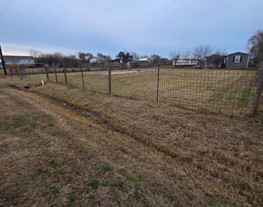303 15th Street - Photo Thumbnail 4