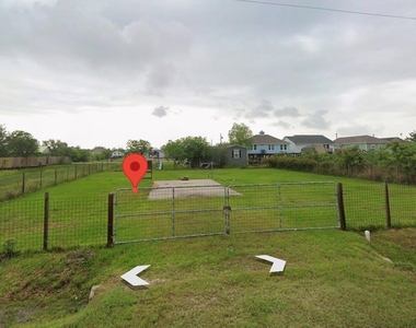 303 15th Street - Photo Thumbnail 5