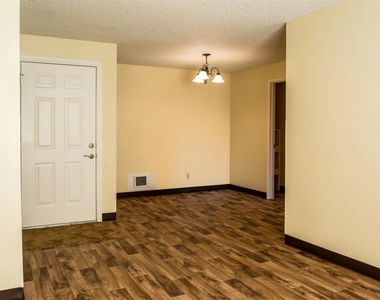 2210 Sw 19th St - Photo Thumbnail 10