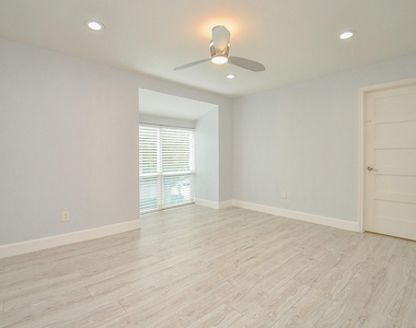 12633 Memorial Drive - Photo Thumbnail 9