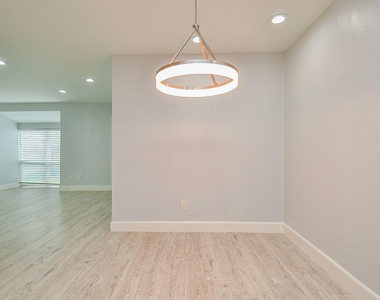 12633 Memorial Drive - Photo Thumbnail 6
