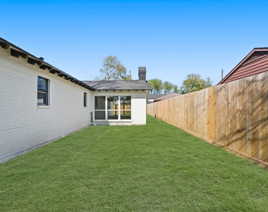 10722 Lynbrook Drive - Photo Thumbnail 31
