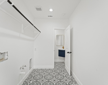 10722 Lynbrook Drive - Photo Thumbnail 20