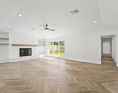 10722 Lynbrook Drive - Photo Thumbnail 5