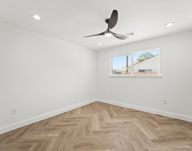 10722 Lynbrook Drive - Photo Thumbnail 14
