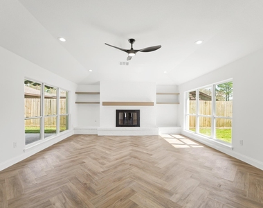 10722 Lynbrook Drive - Photo Thumbnail 4
